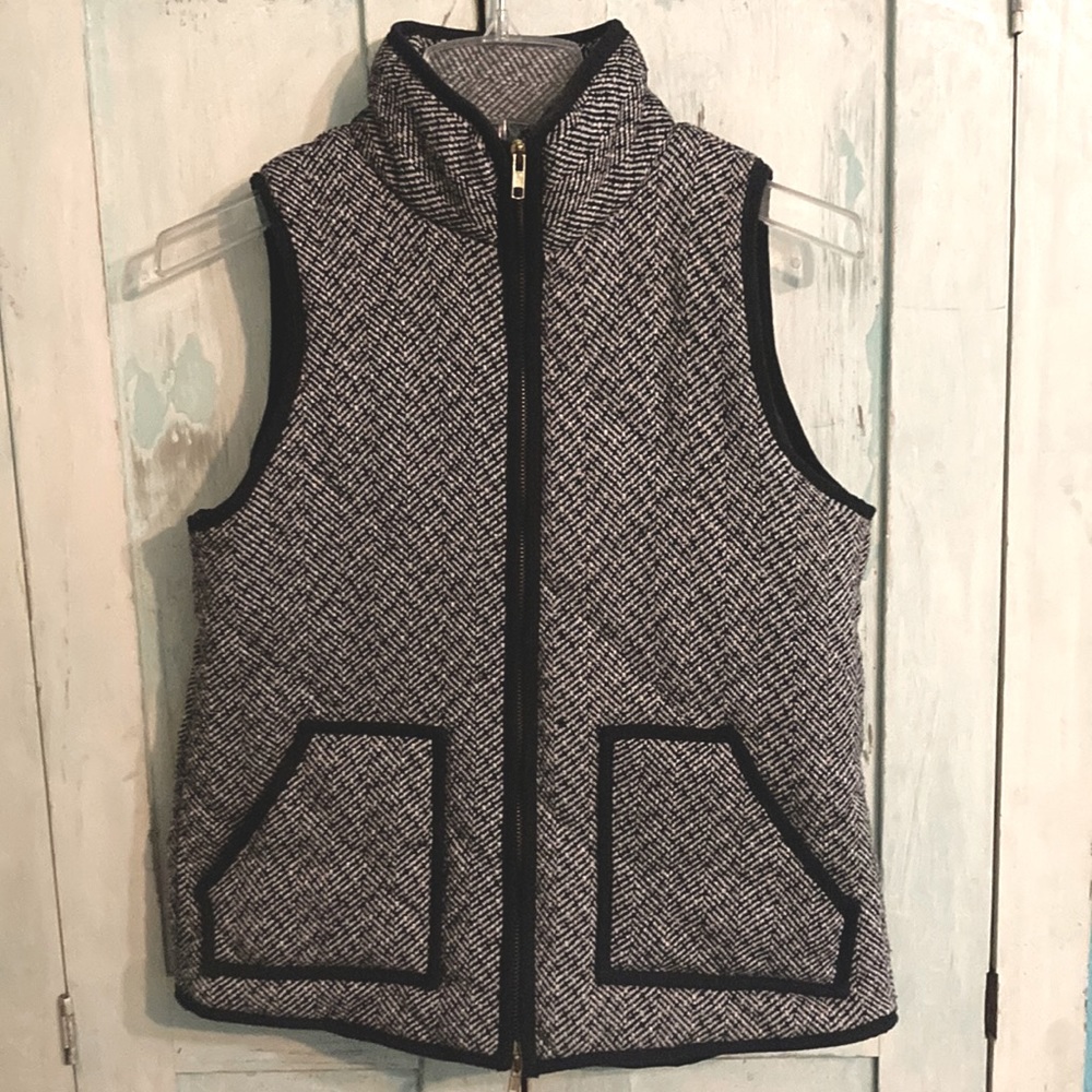 Black and white zipper vest - cute small